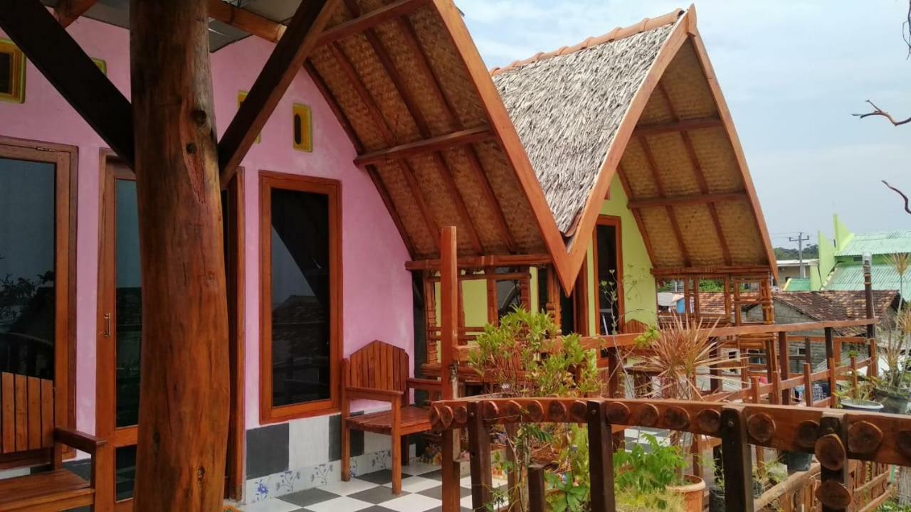 Guesthouse Abjay Sejahtera Karimunjawa Exterior foto